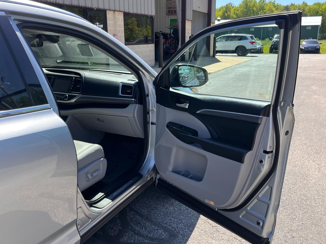 Toyota Highlander  2018
