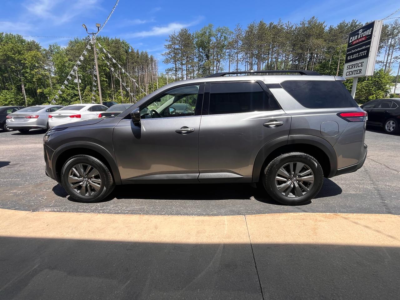 Nissan Pathfinder SV 4WD 2022