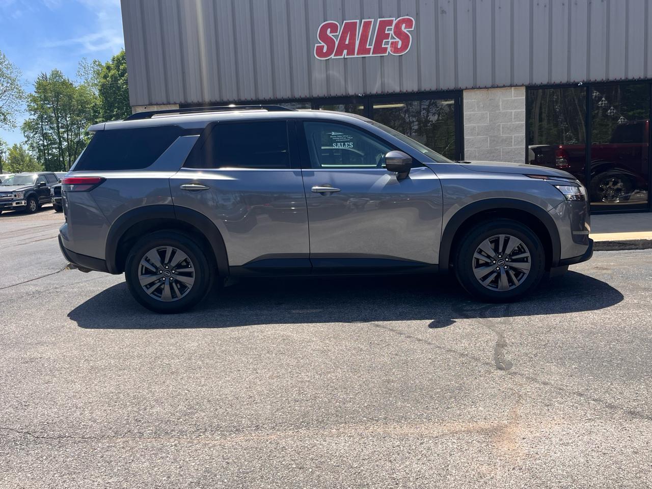 Nissan Pathfinder SV 4WD 2022