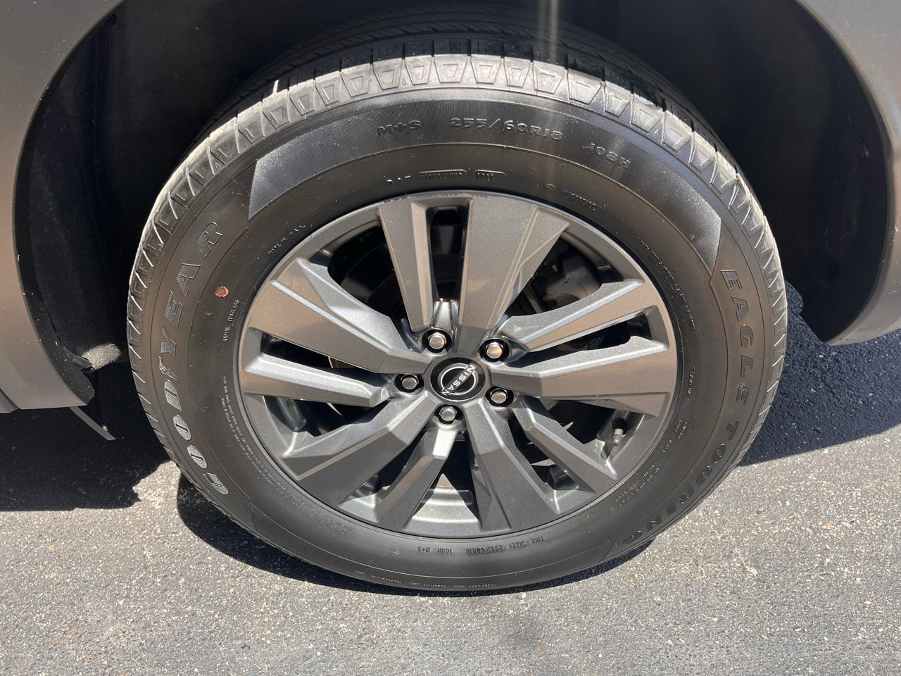 Nissan Pathfinder SV 4WD 2022