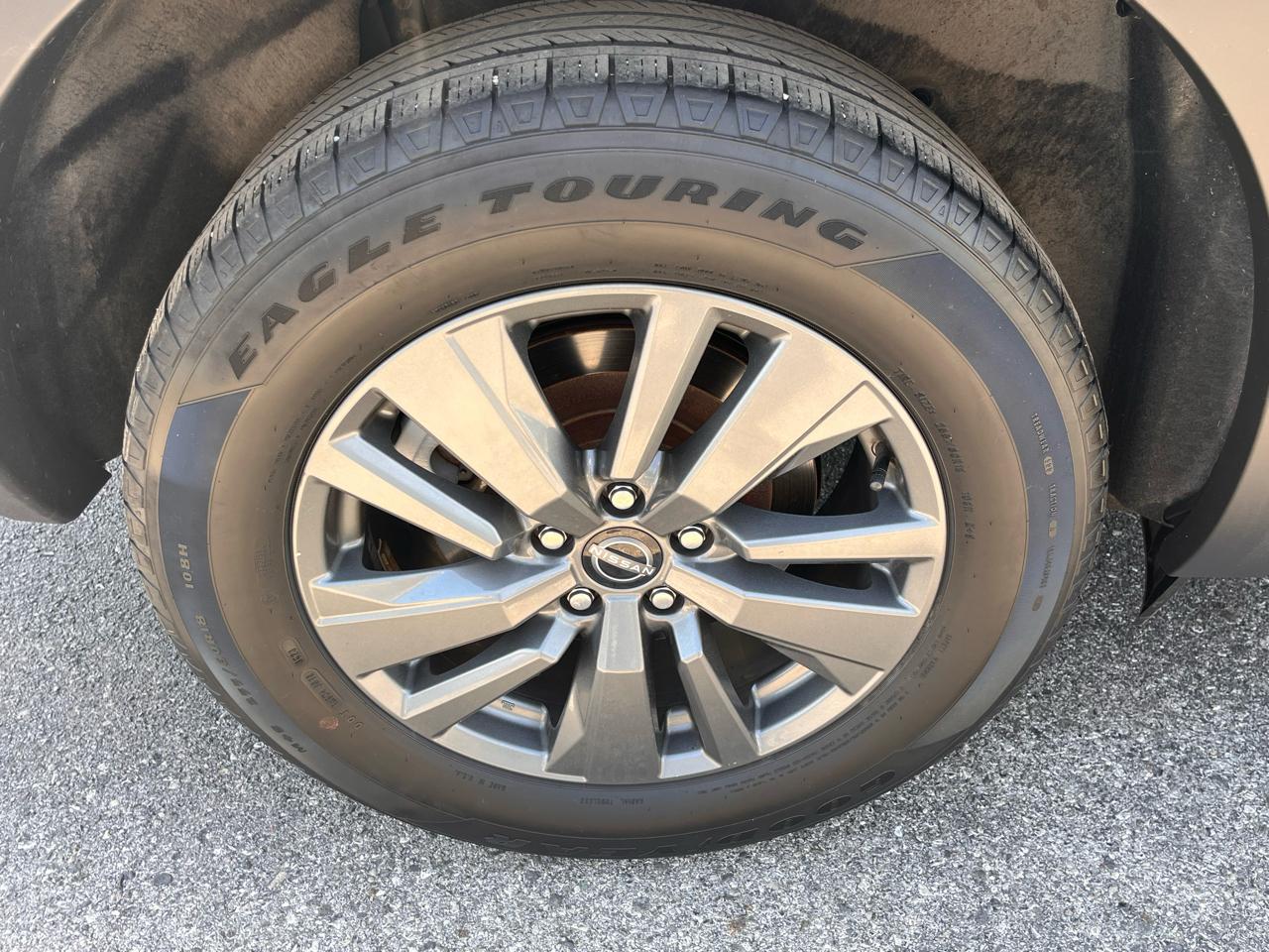 Nissan Pathfinder SV 4WD 2022
