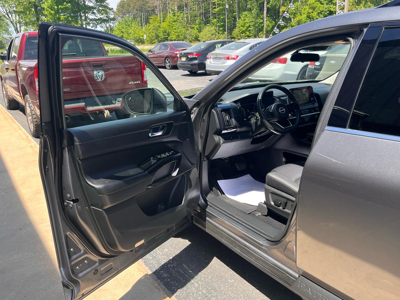 Nissan Pathfinder SV 4WD 2022