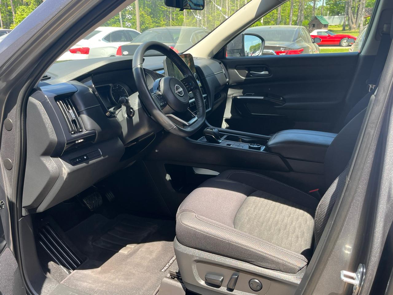 Nissan Pathfinder SV 4WD 2022