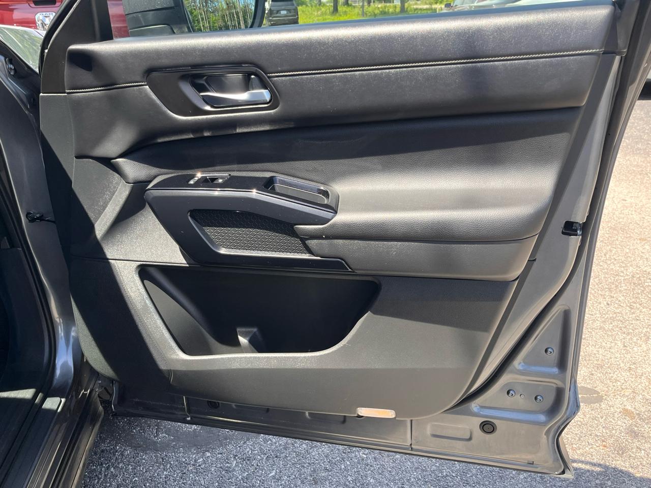 Nissan Pathfinder SV 4WD 2022