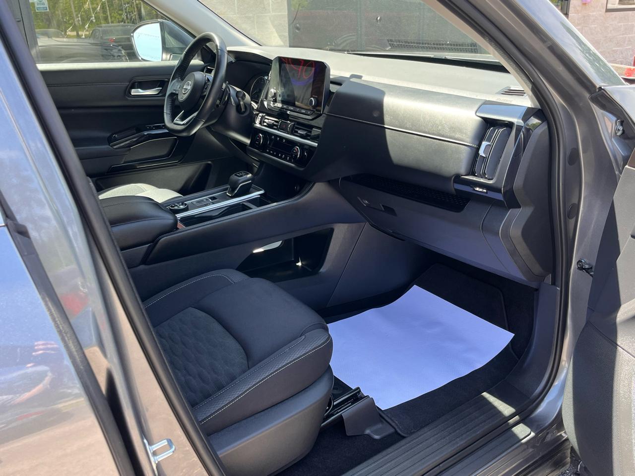Nissan Pathfinder SV 4WD 2022