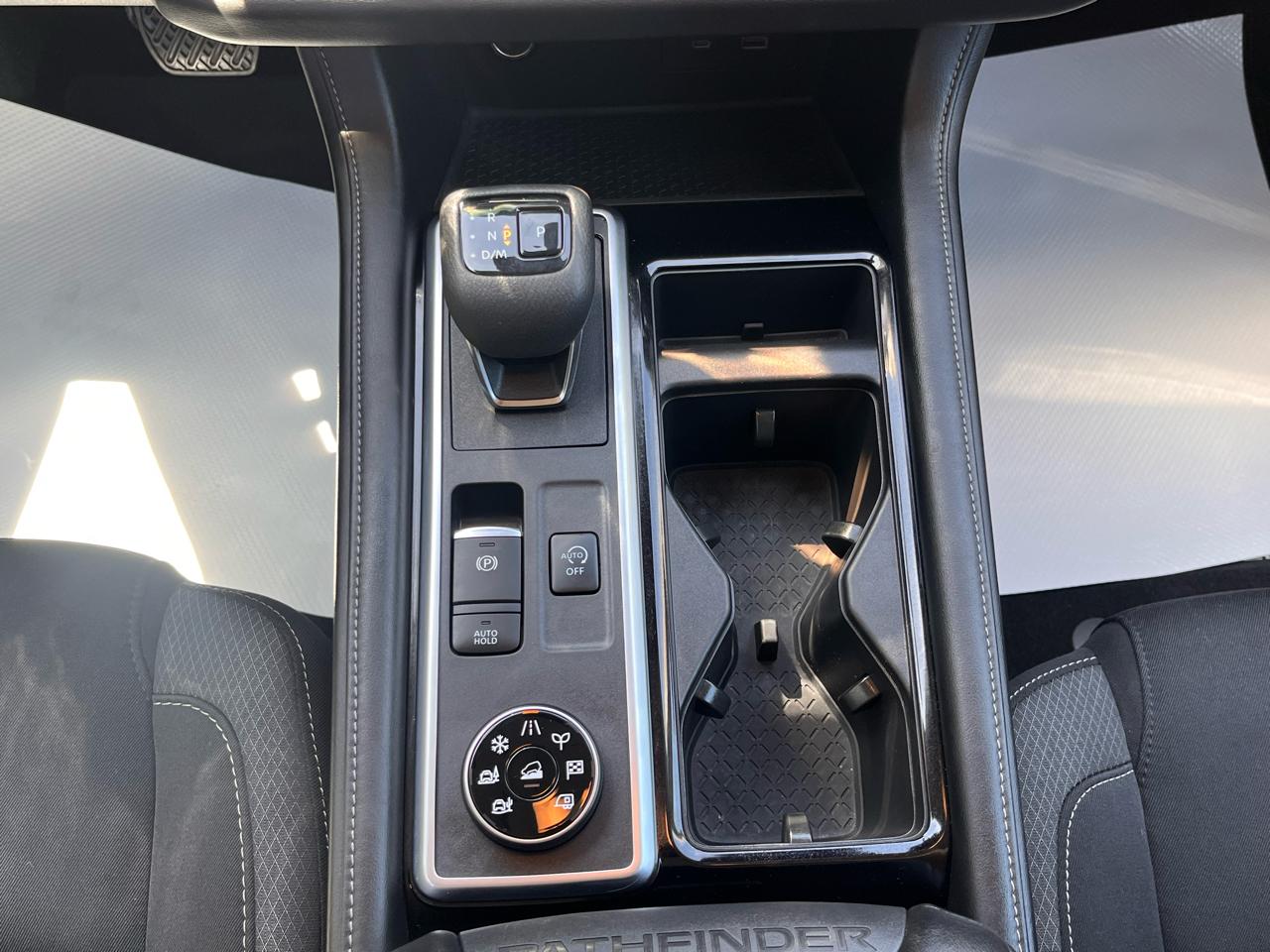 Nissan Pathfinder SV 4WD 2022