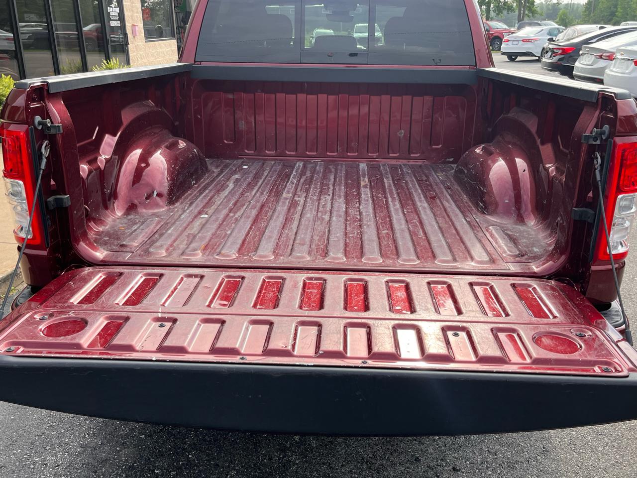 RAM 1500 Big Horn 4x4 Crew Cab 5'7" Box 2020