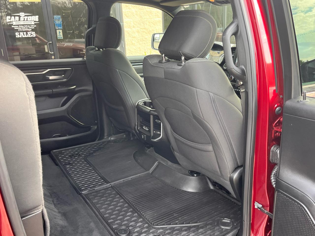 RAM 1500 Big Horn 4x4 Crew Cab 5'7" Box 2020