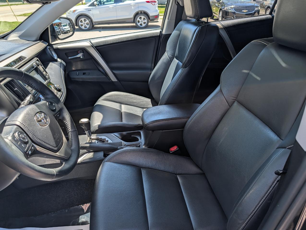 Toyota RAV4 AWD 4dr Limited (Natl) 2015