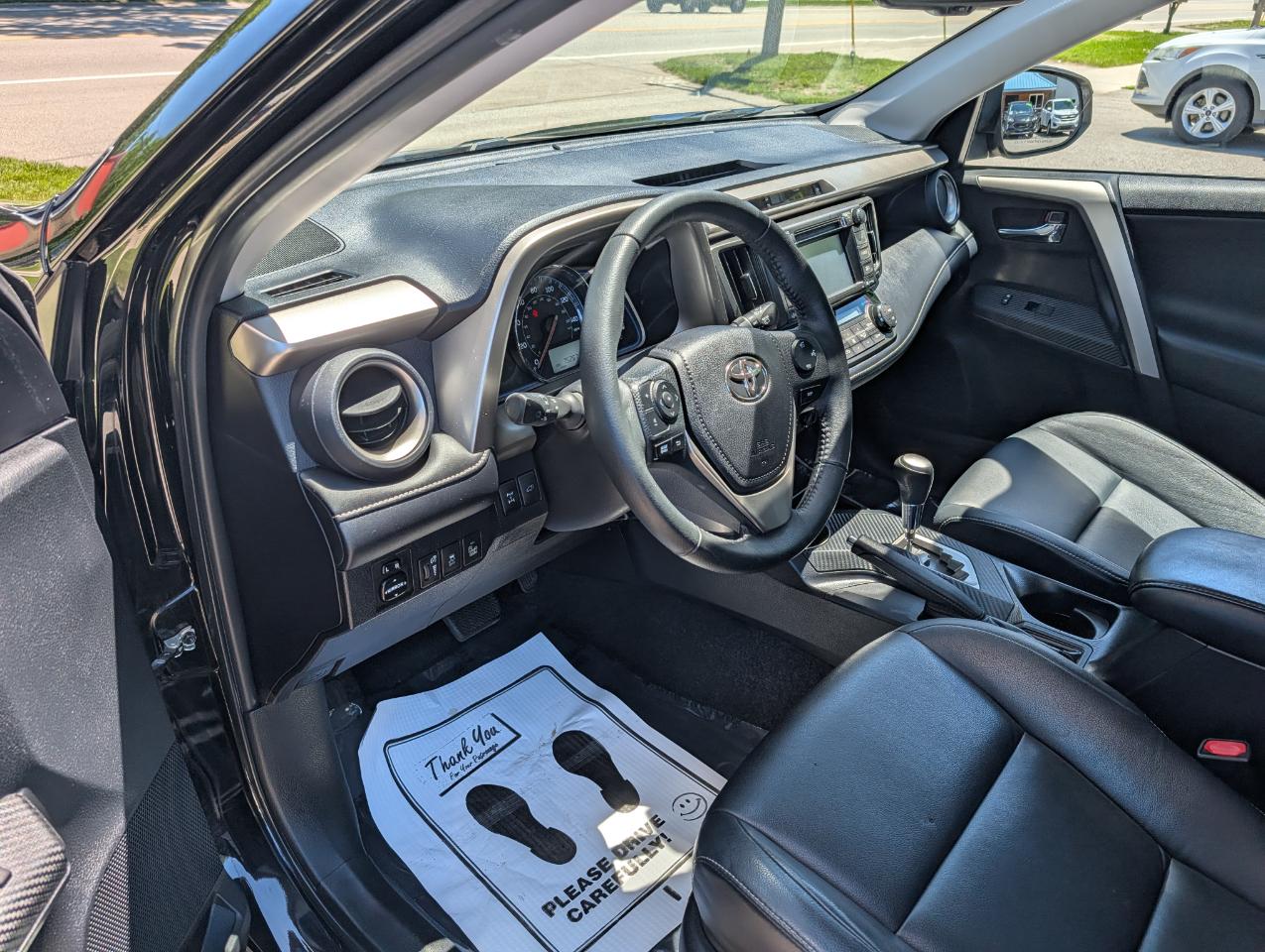 Toyota RAV4 AWD 4dr Limited (Natl) 2015