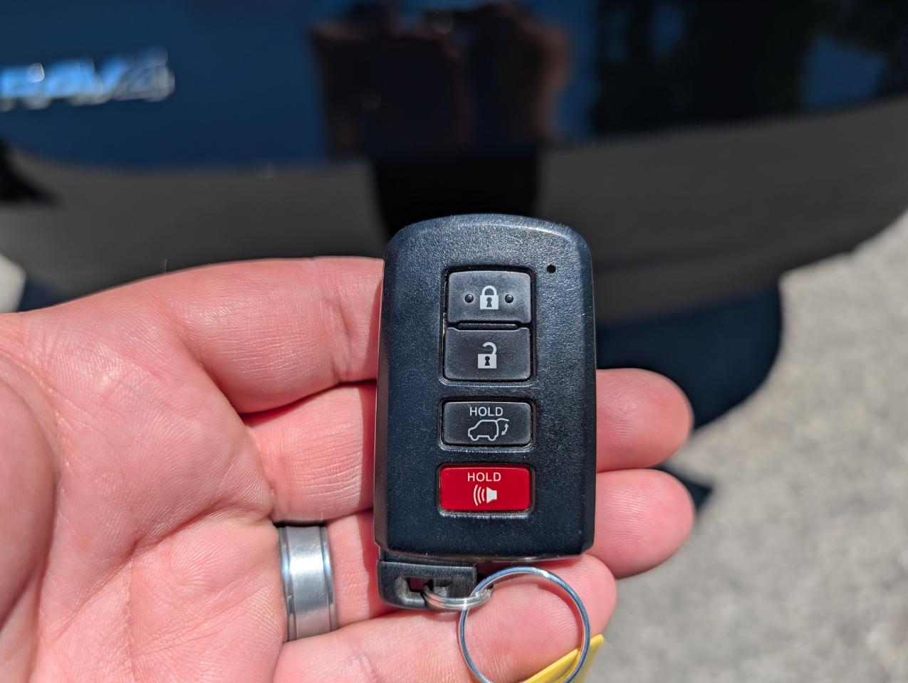 Toyota RAV4 AWD 4dr Limited (Natl) 2015