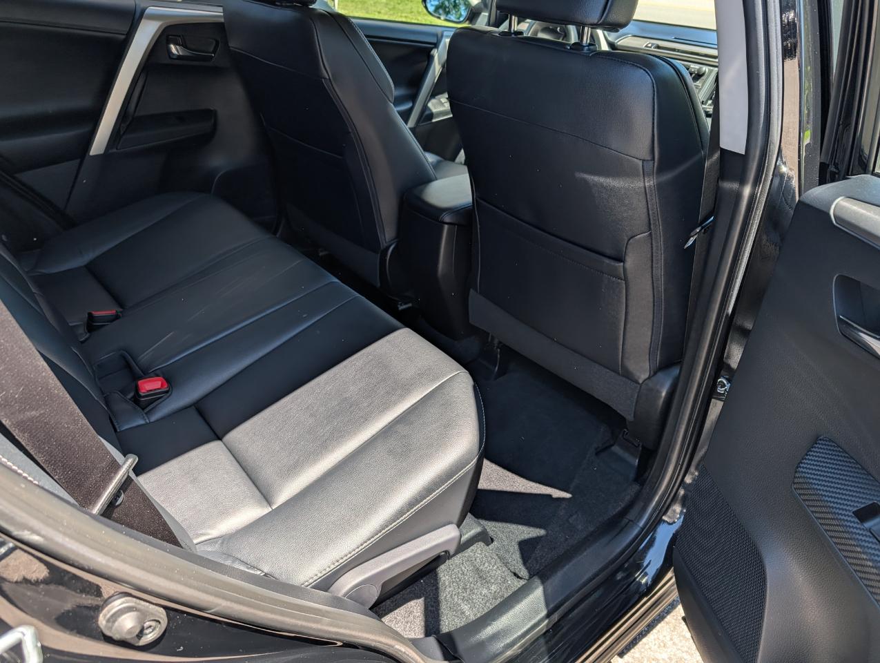 Toyota RAV4 AWD 4dr Limited (Natl) 2015