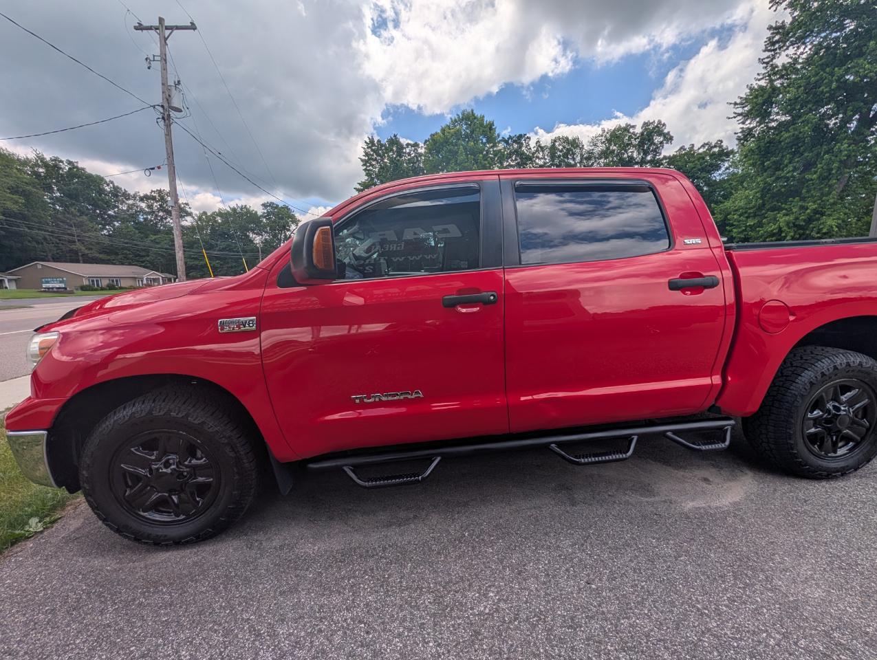 Toyota Tundra 2WD Truck CrewMax 5.7L V8 6-Spd AT (Natl) 2012