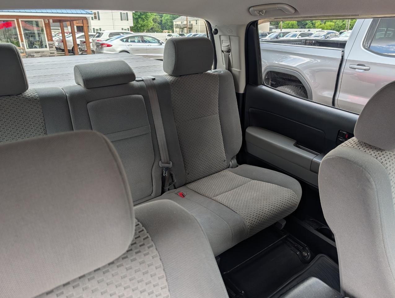 Toyota Tundra 2WD Truck CrewMax 5.7L V8 6-Spd AT (Natl) 2012