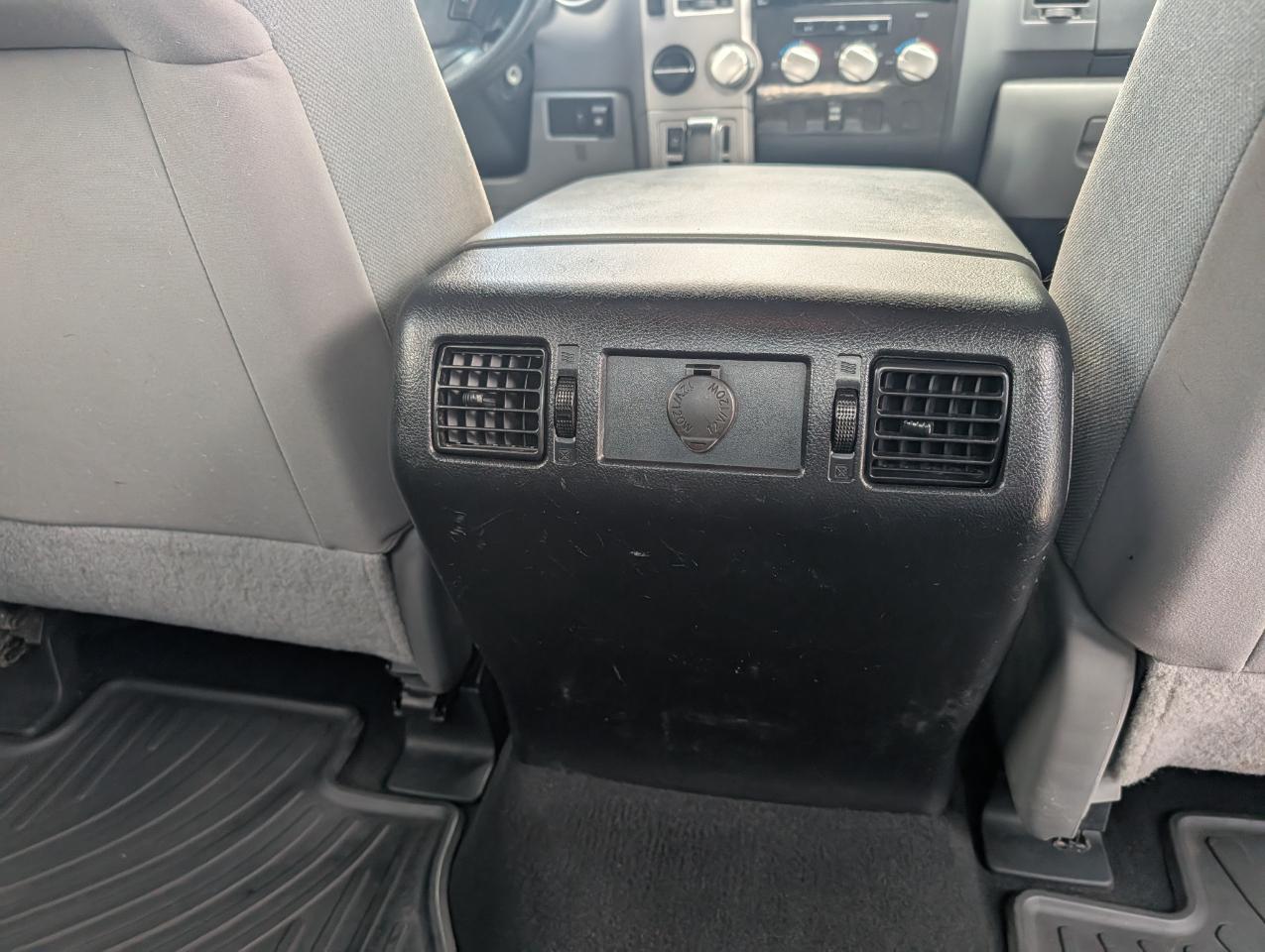 Toyota Tundra 2WD Truck CrewMax 5.7L V8 6-Spd AT (Natl) 2012