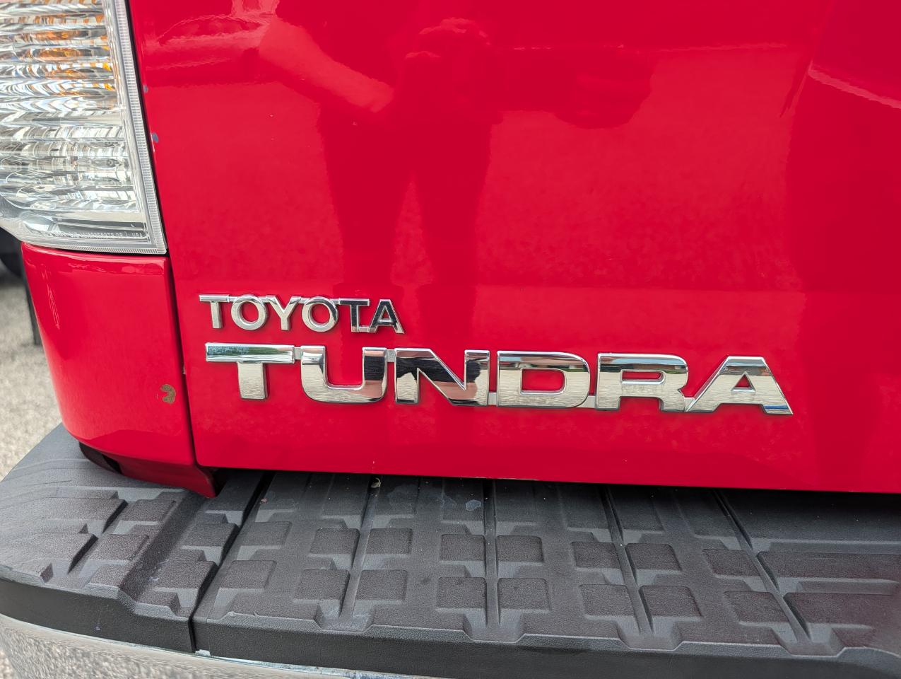 Toyota Tundra 2WD Truck CrewMax 5.7L V8 6-Spd AT (Natl) 2012