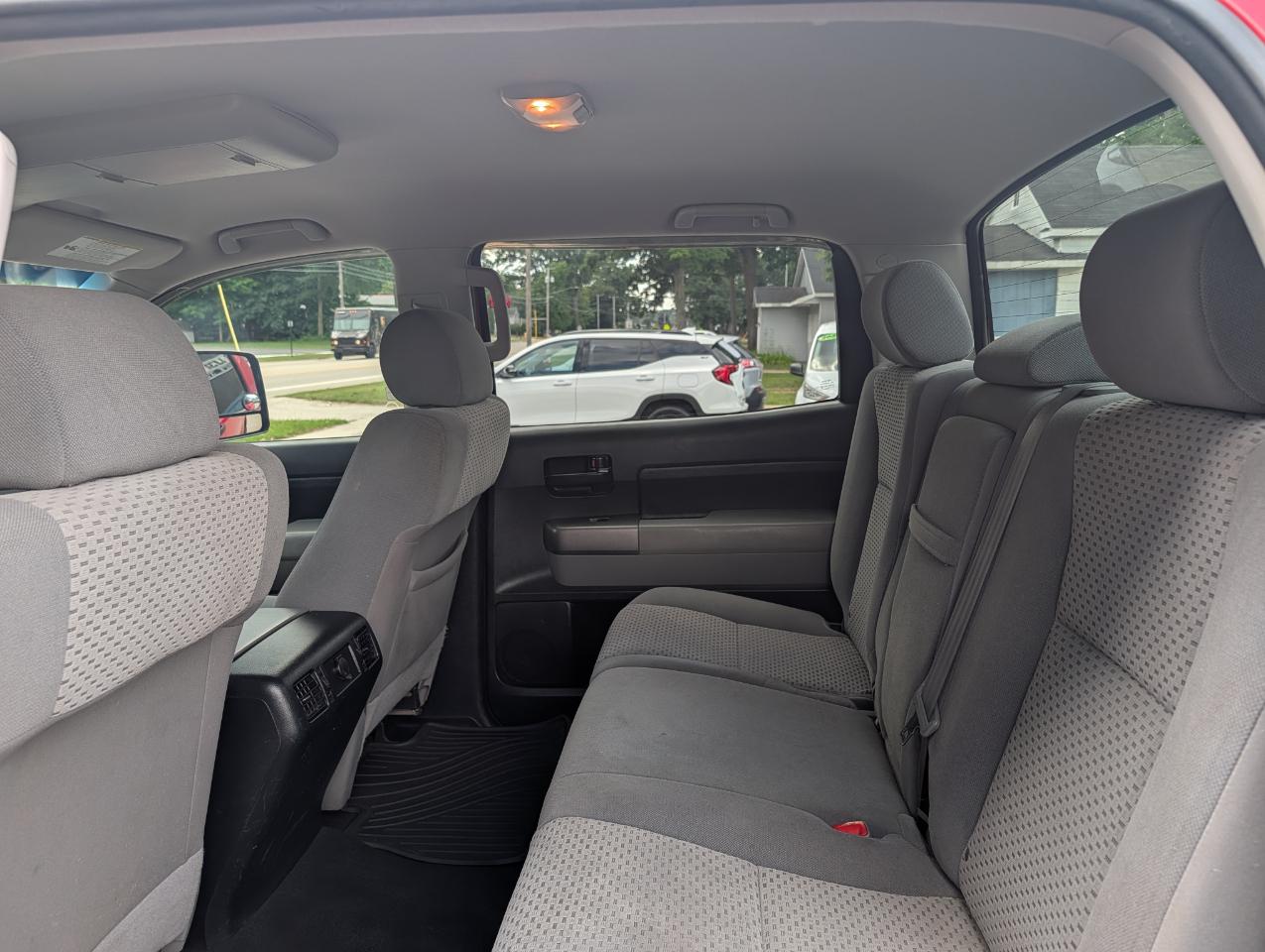Toyota Tundra 2WD Truck CrewMax 5.7L V8 6-Spd AT (Natl) 2012