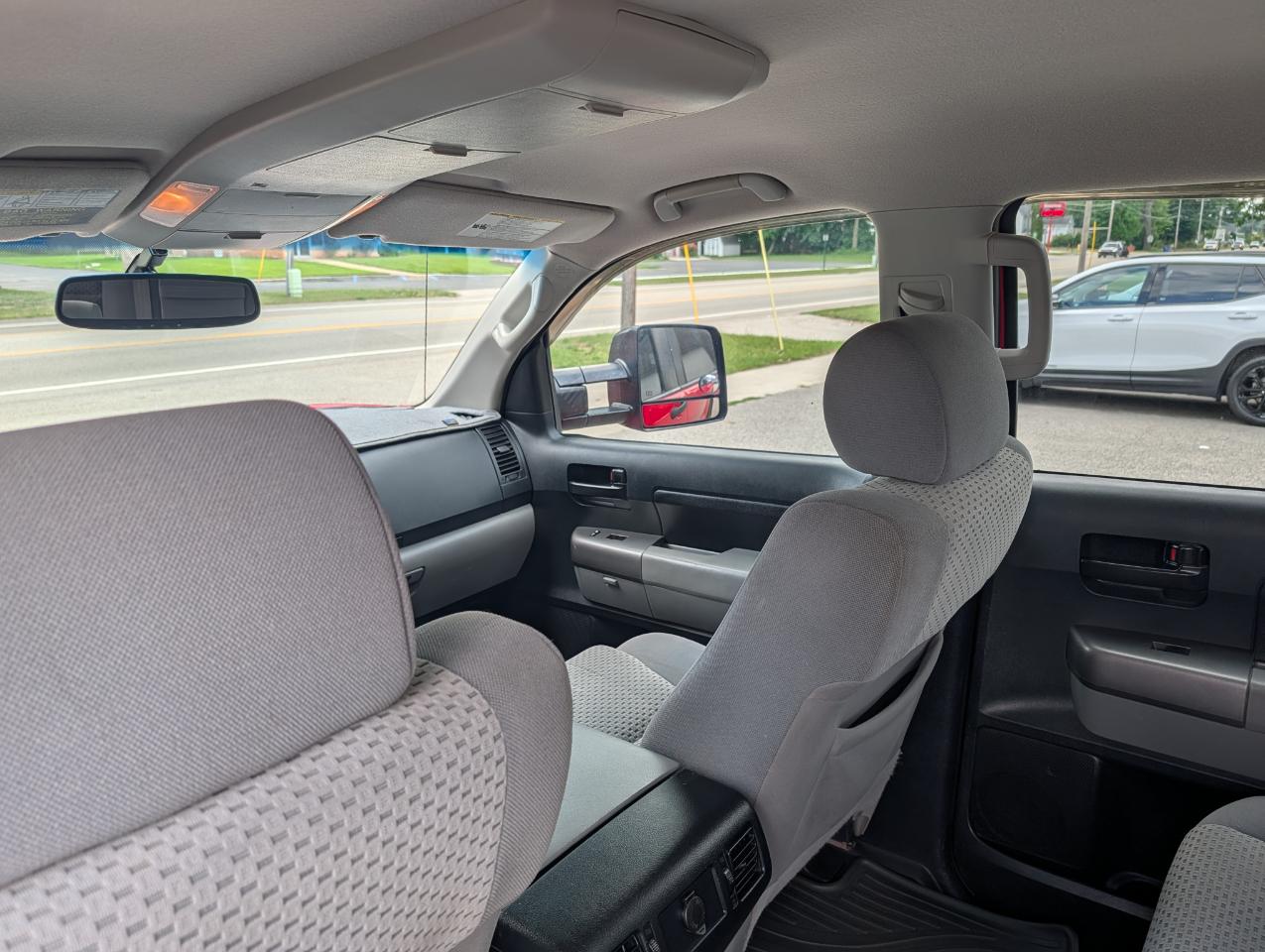 Toyota Tundra 2WD Truck CrewMax 5.7L V8 6-Spd AT (Natl) 2012