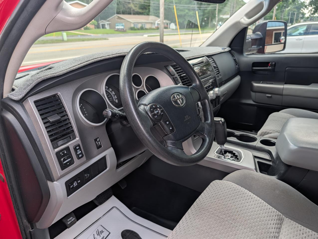 Toyota Tundra 2WD Truck CrewMax 5.7L V8 6-Spd AT (Natl) 2012