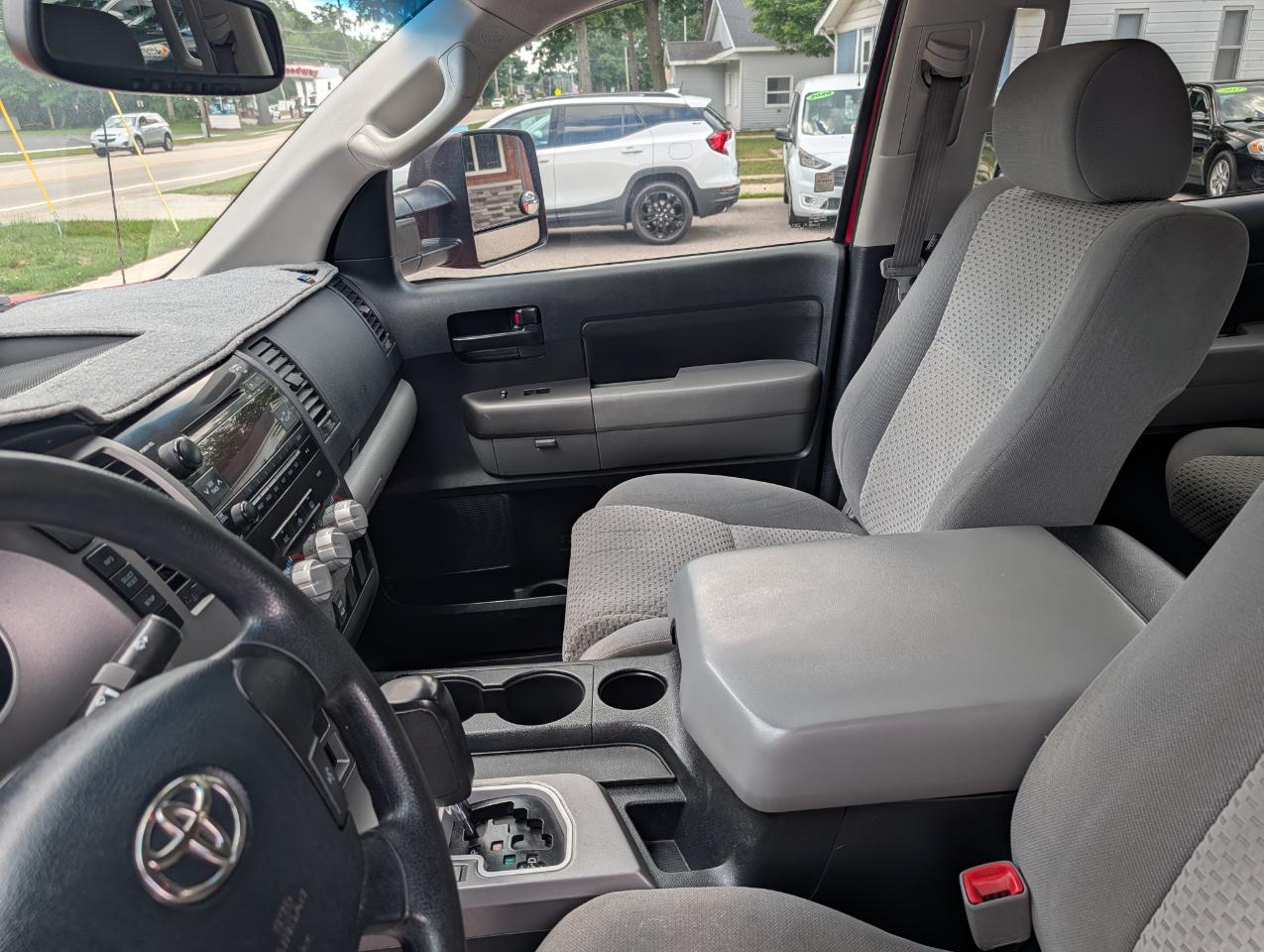Toyota Tundra 2WD Truck CrewMax 5.7L V8 6-Spd AT (Natl) 2012