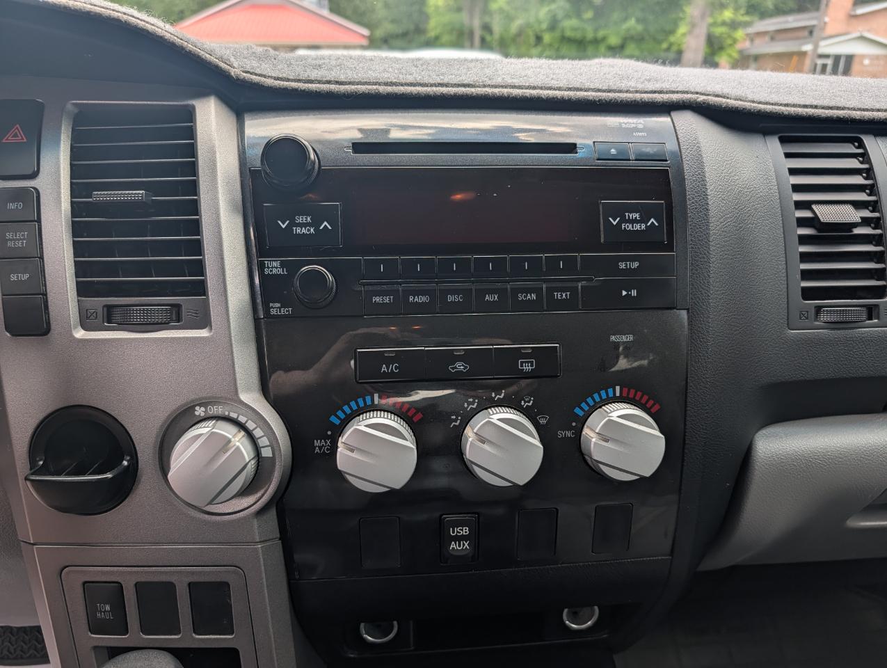 Toyota Tundra 2WD Truck CrewMax 5.7L V8 6-Spd AT (Natl) 2012