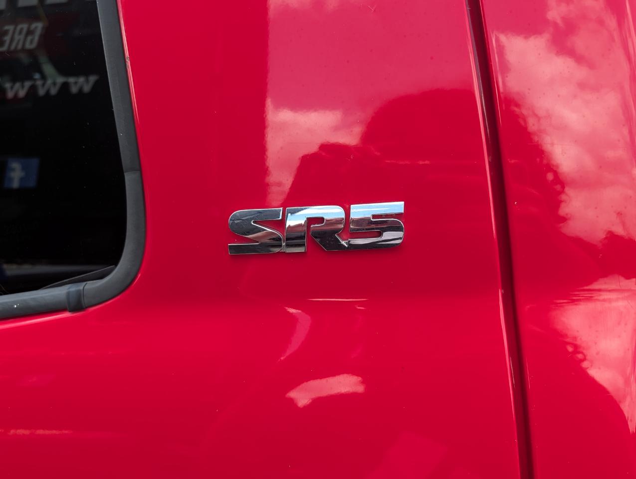 Toyota Tundra 2WD Truck CrewMax 5.7L V8 6-Spd AT (Natl) 2012