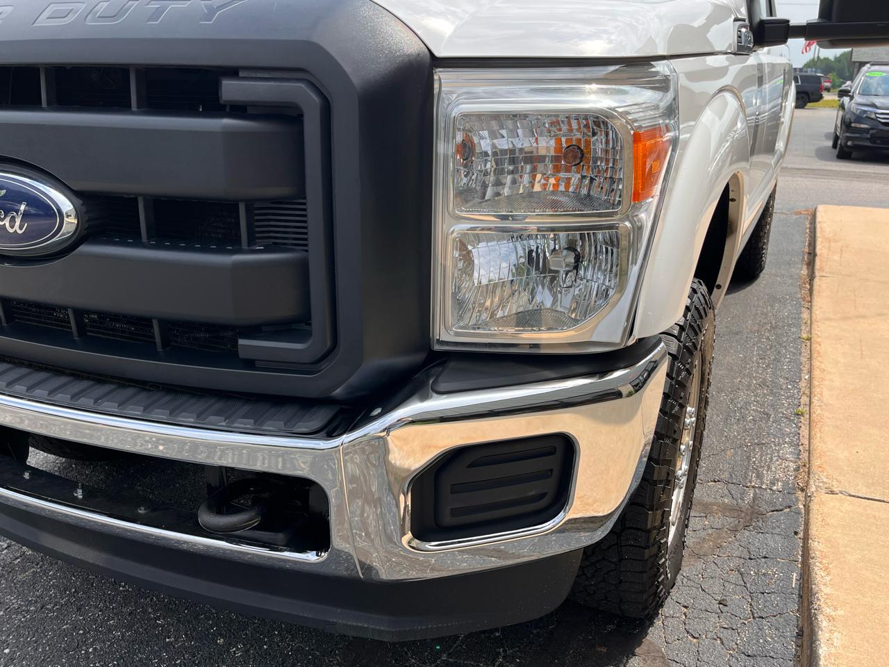 Ford Super Duty F-250 SRW XL 4WD Reg Cab 8' Box 2016