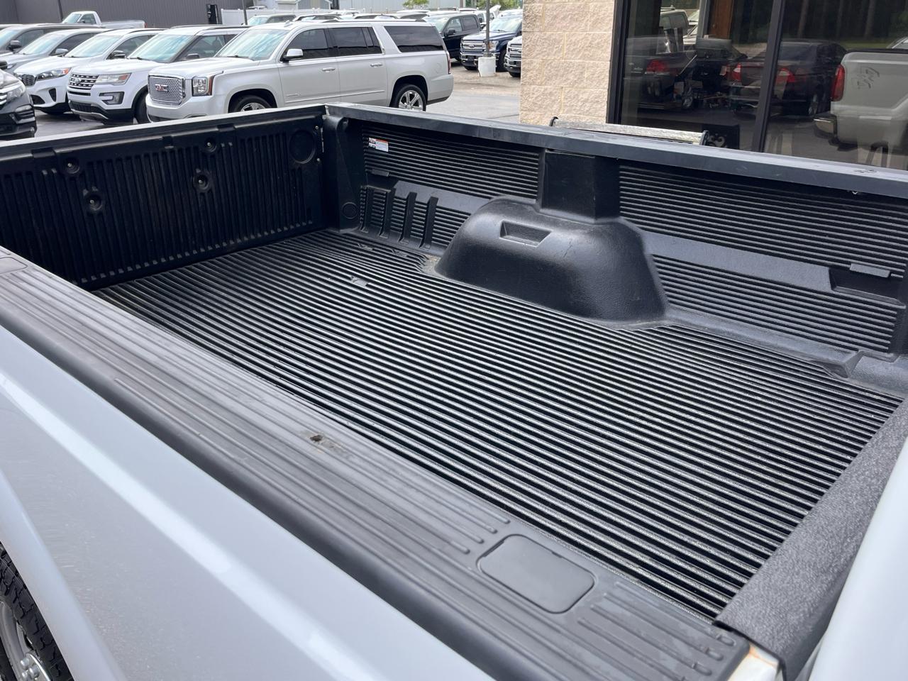 Ford Super Duty F-250 SRW XL 4WD Reg Cab 8' Box 2016
