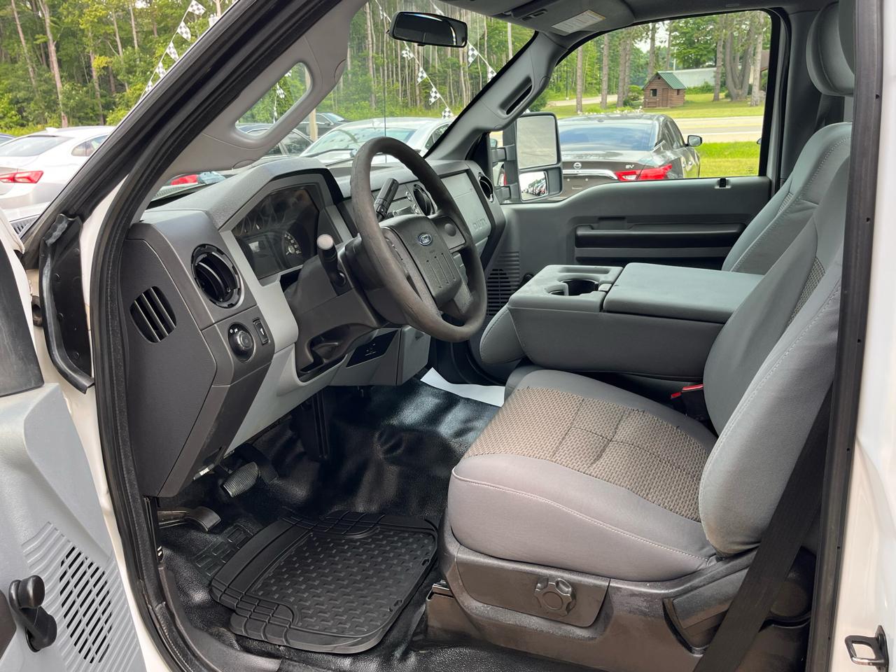 Ford Super Duty F-250 SRW XL 4WD Reg Cab 8' Box 2016