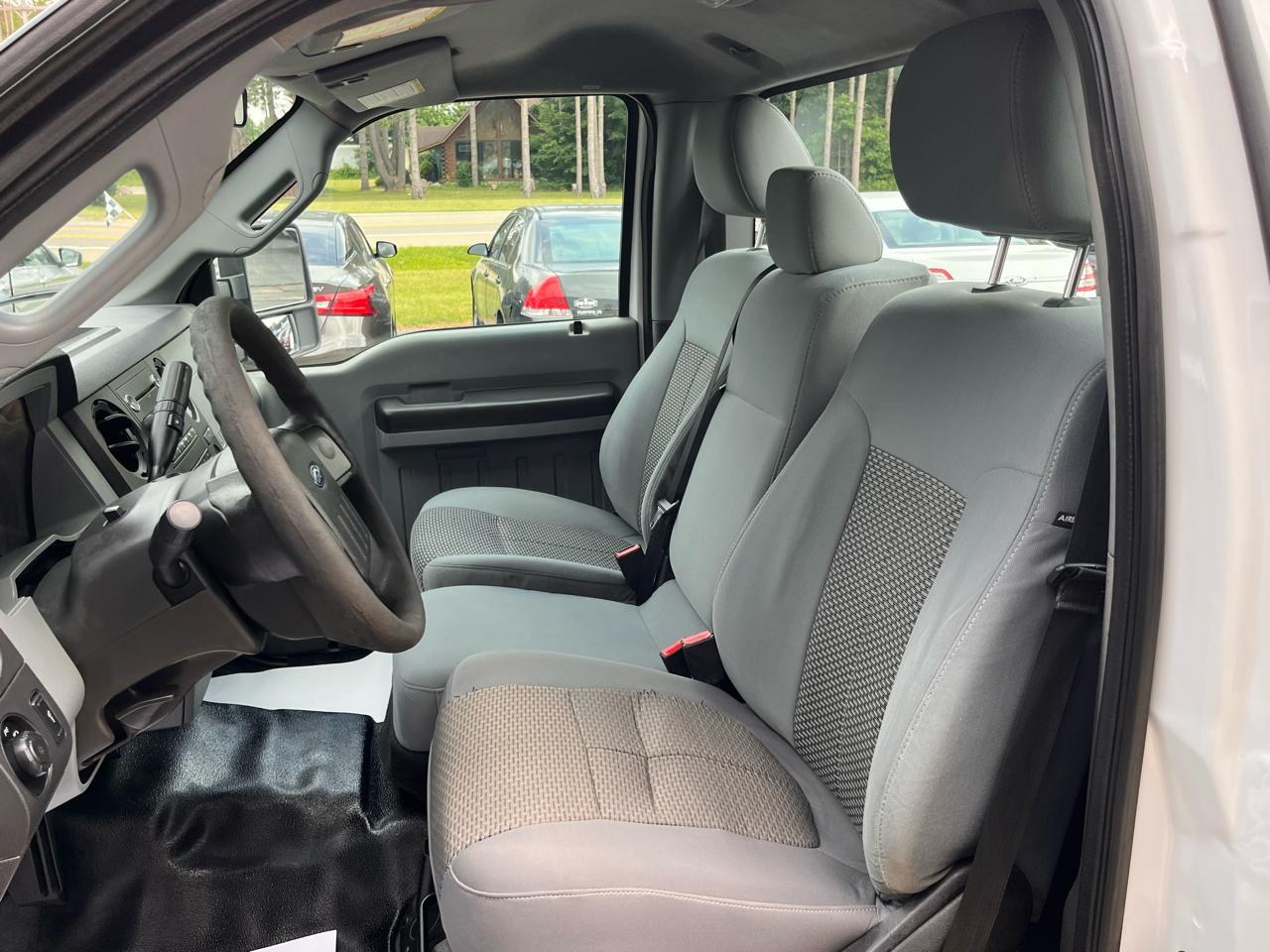 Ford Super Duty F-250 SRW XL 4WD Reg Cab 8' Box 2016