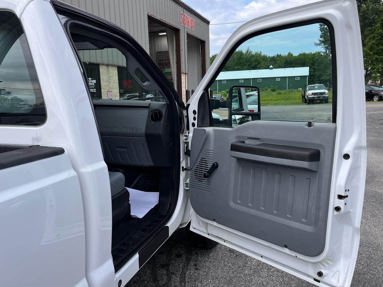 Ford Super Duty F-250 SRW XL 4WD Reg Cab 8' Box 2016