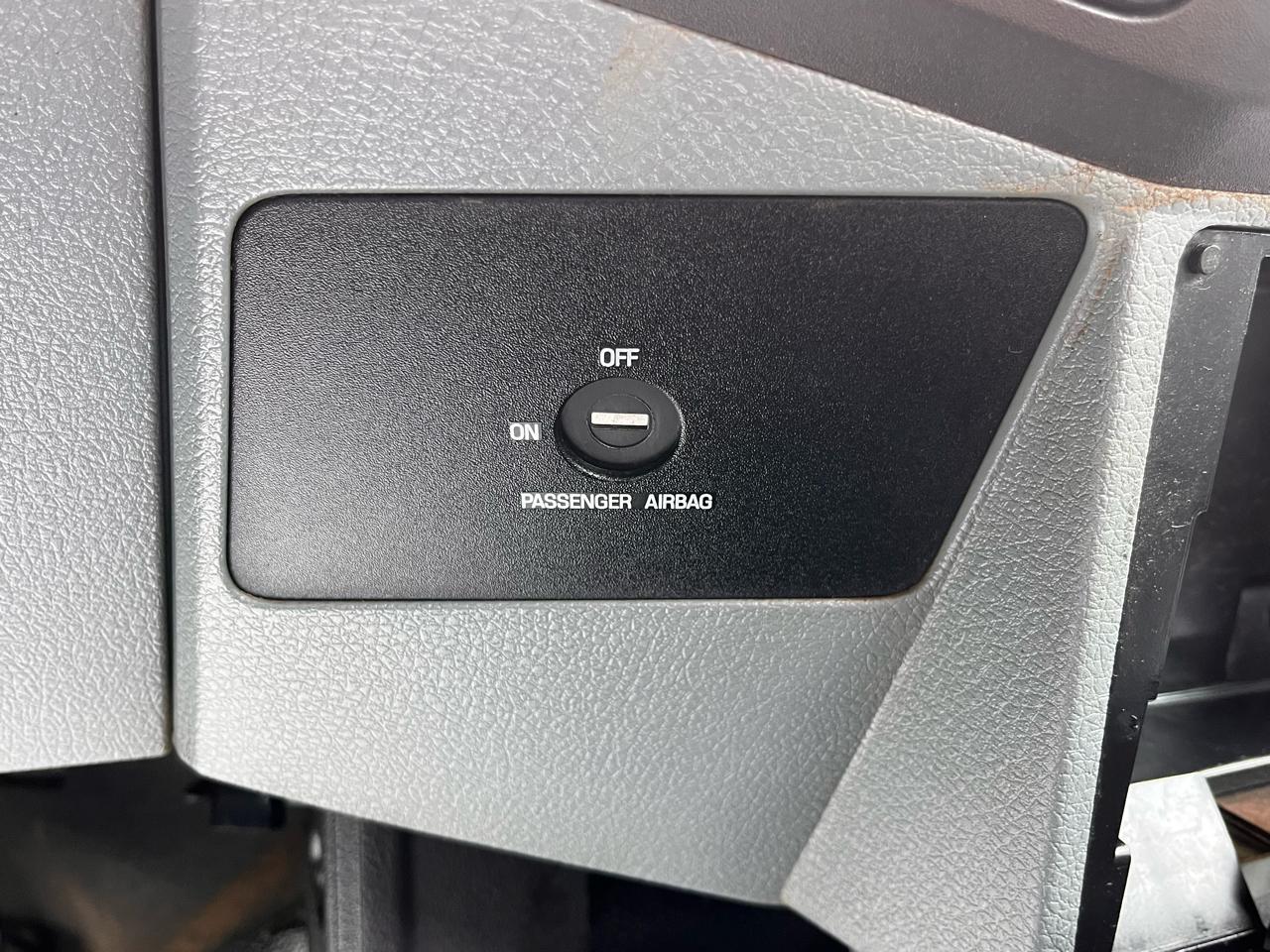 Ford Super Duty F-250 SRW XL 4WD Reg Cab 8' Box 2016