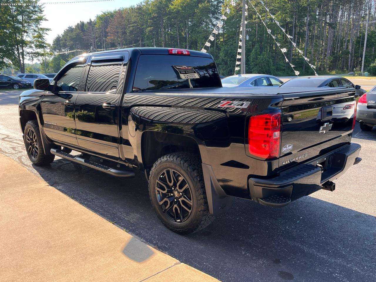 Chevrolet Silverado 1500 4WD Crew Cab 143.5" LT w/2LT 2017