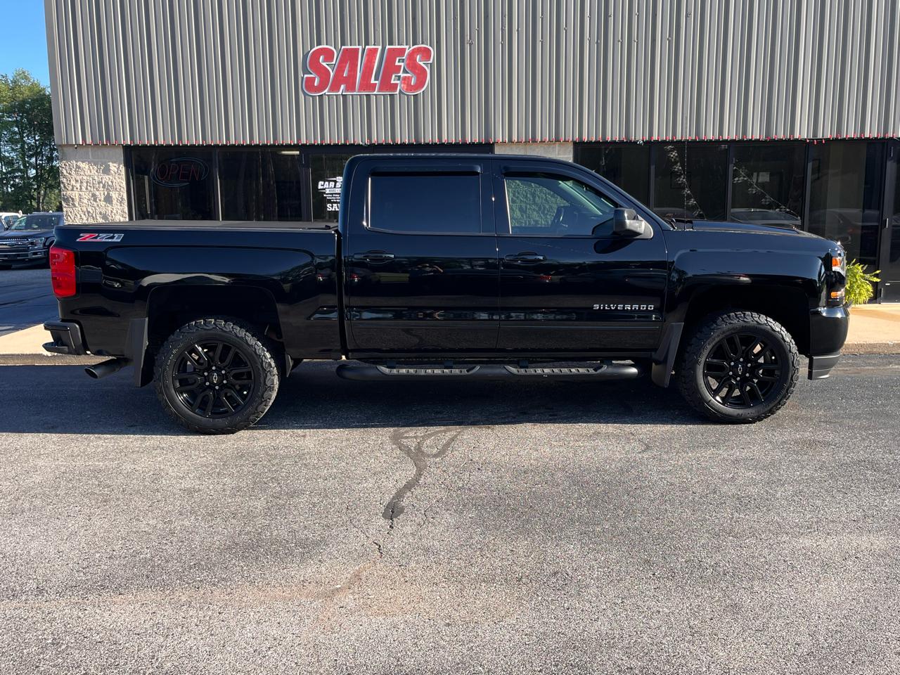 Chevrolet Silverado 1500 4WD Crew Cab 143.5" LT w/2LT 2017