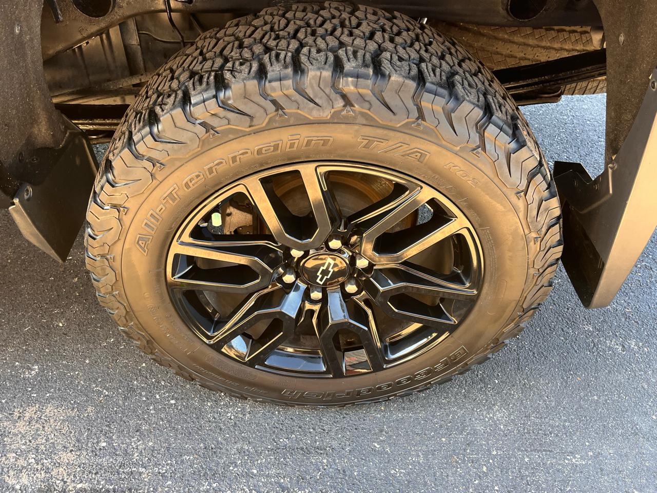 Chevrolet Silverado 1500 4WD Crew Cab 143.5" LT w/2LT 2017
