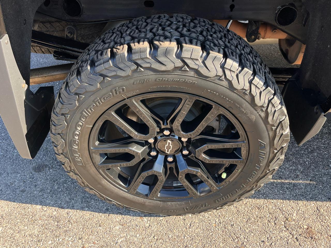 Chevrolet Silverado 1500 4WD Crew Cab 143.5" LT w/2LT 2017
