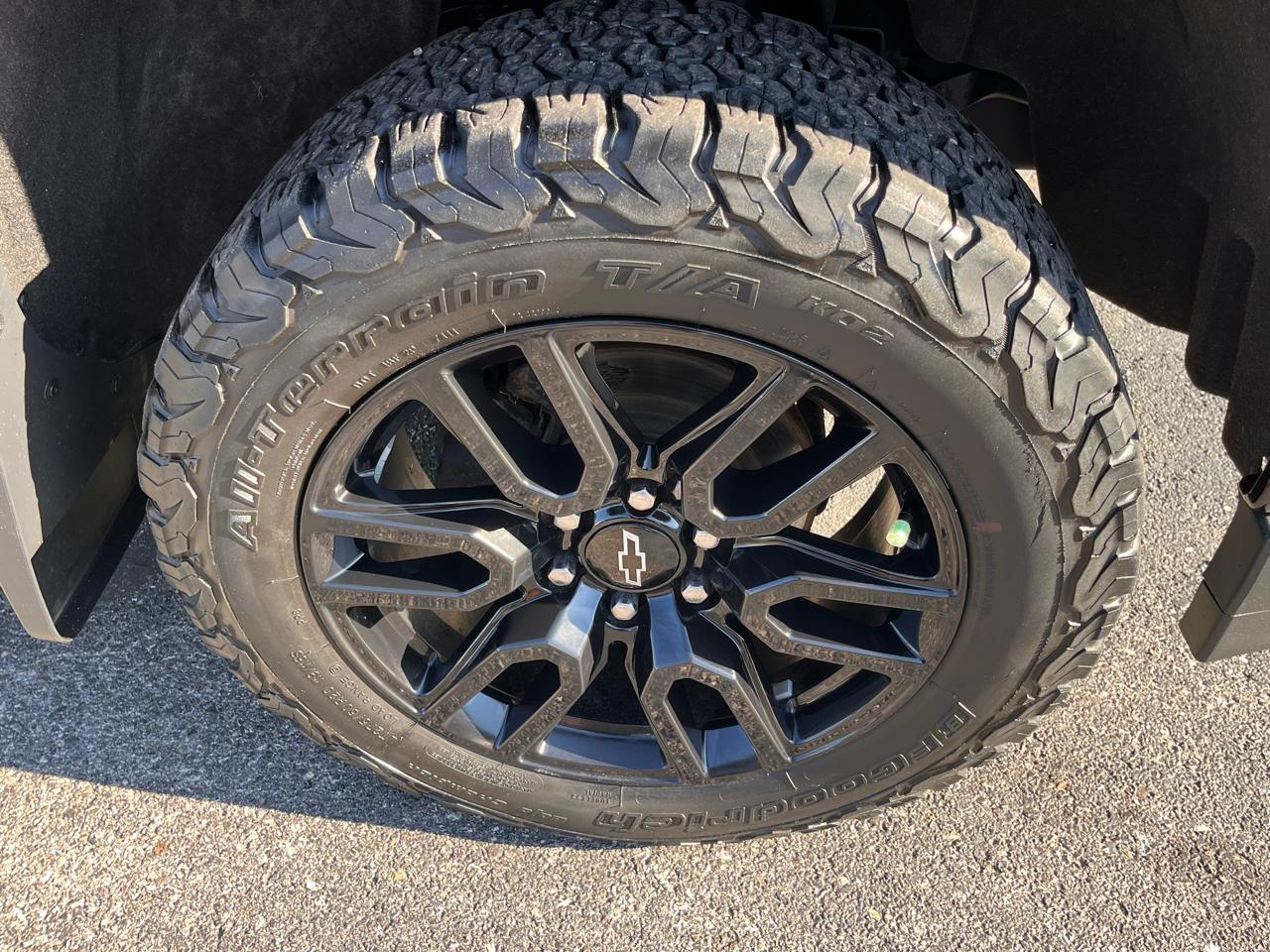 Chevrolet Silverado 1500 4WD Crew Cab 143.5" LT w/2LT 2017
