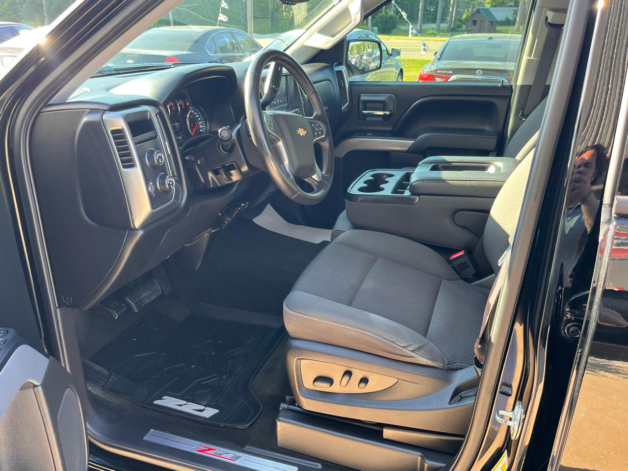 Chevrolet Silverado 1500 4WD Crew Cab 143.5" LT w/2LT 2017