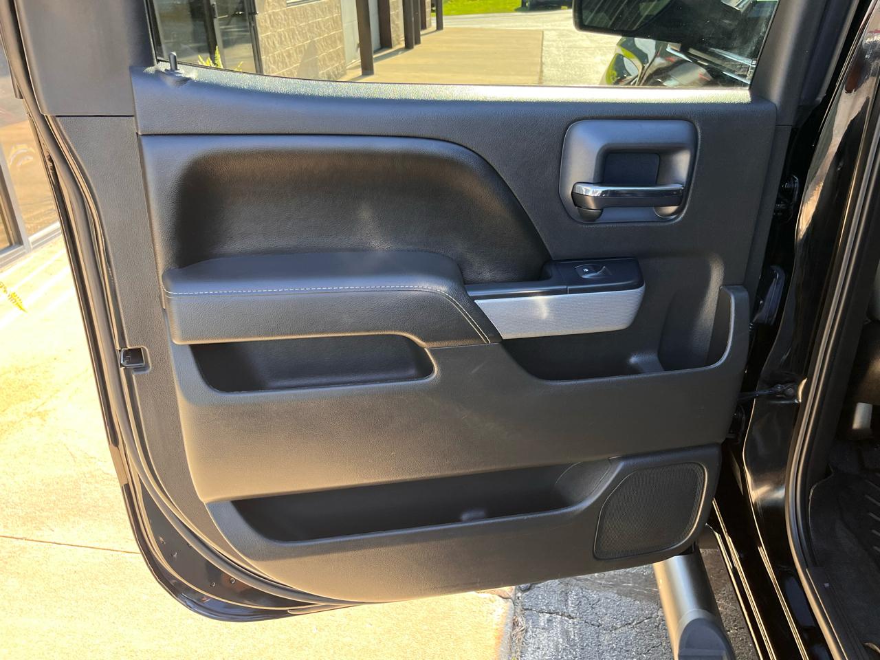 Chevrolet Silverado 1500 4WD Crew Cab 143.5" LT w/2LT 2017
