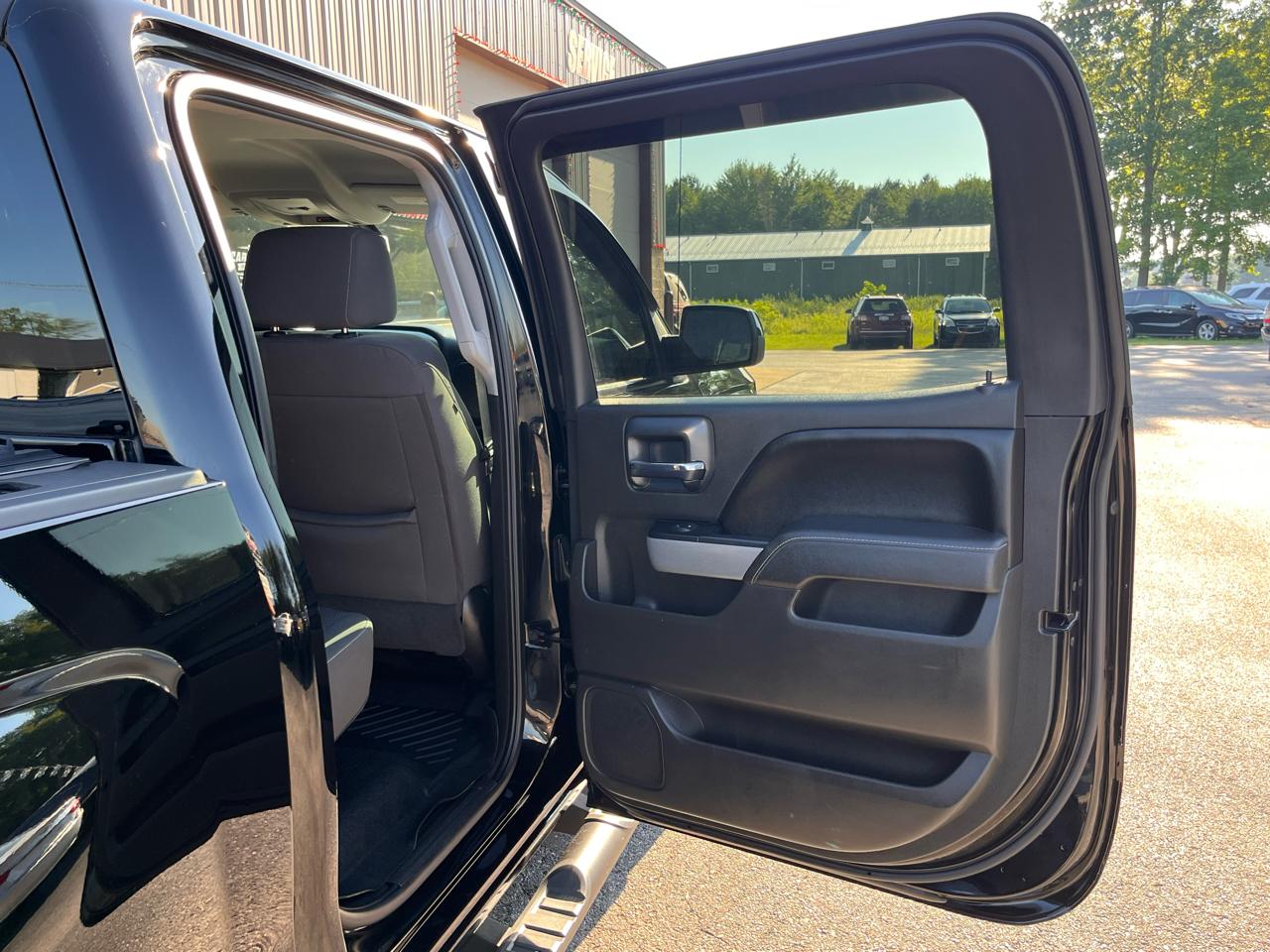 Chevrolet Silverado 1500 4WD Crew Cab 143.5" LT w/2LT 2017