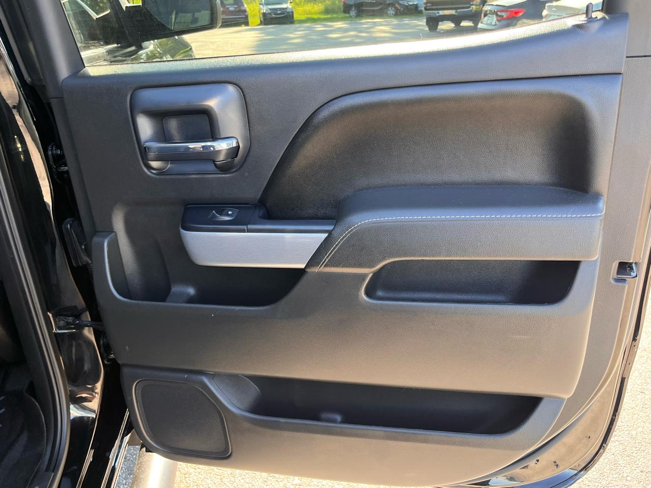 Chevrolet Silverado 1500 4WD Crew Cab 143.5" LT w/2LT 2017