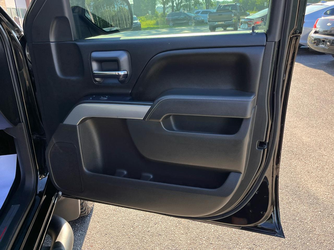 Chevrolet Silverado 1500 4WD Crew Cab 143.5" LT w/2LT 2017