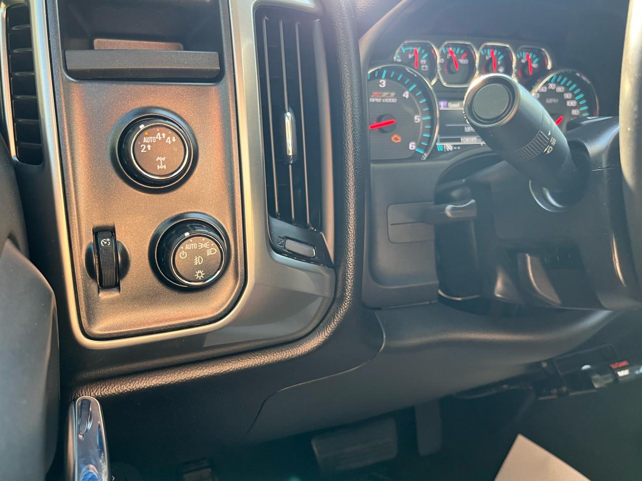 Chevrolet Silverado 1500 4WD Crew Cab 143.5" LT w/2LT 2017