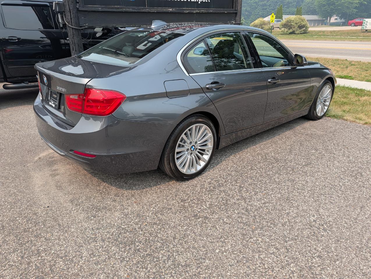 BMW 3 Series 4dr Sdn 328i xDrive AWD SULEV 2014