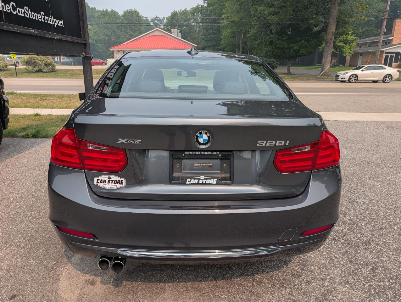 BMW 3 Series 4dr Sdn 328i xDrive AWD SULEV 2014