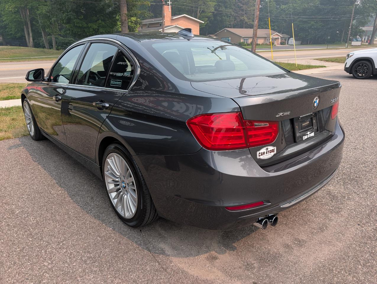 BMW 3 Series 4dr Sdn 328i xDrive AWD SULEV 2014