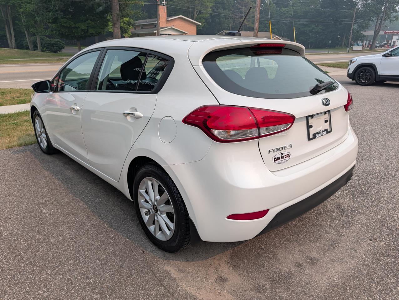 Kia Forte5 LX Auto 2017