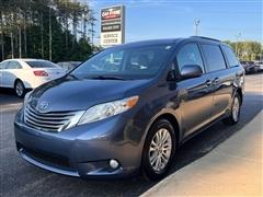 2017 Toyota Sienna 
