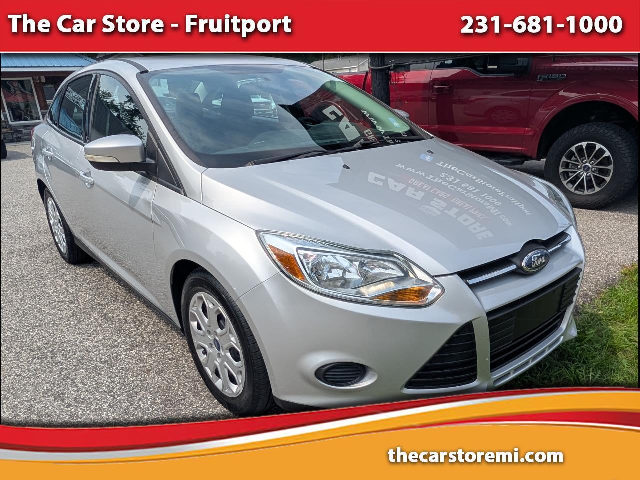 Silver 2014 Ford Focus Sedan Front-Wheel Drive Automatic