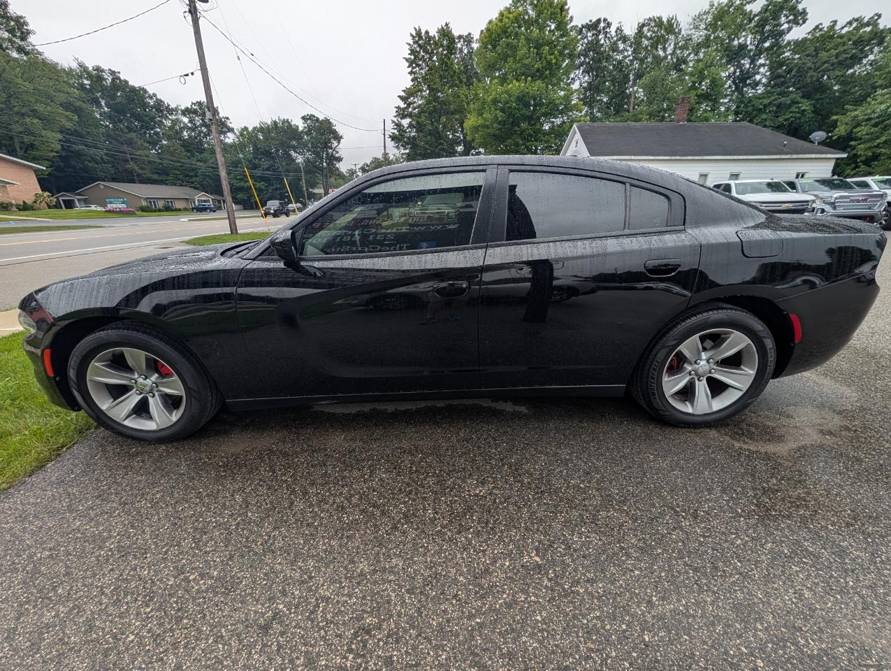 Dodge Charger 4dr Sdn SXT RWD 2017